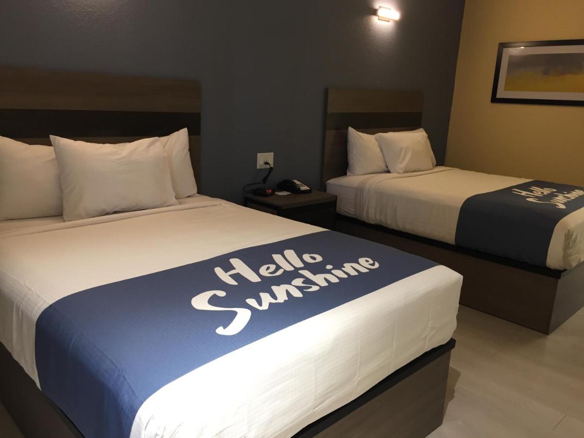 Days Inn By Wyndham Freeport Dış mekan fotoğraf