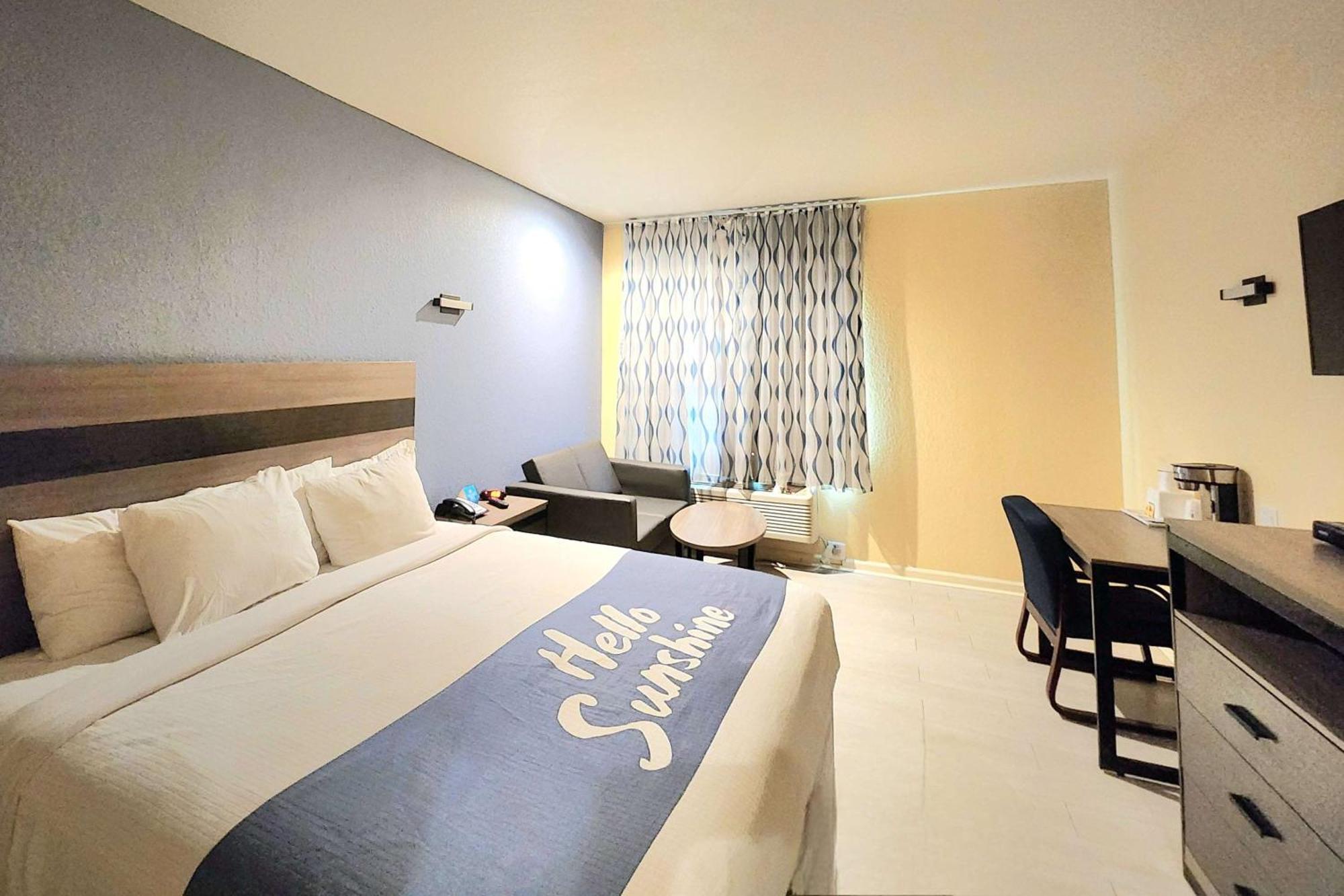 Days Inn By Wyndham Freeport Dış mekan fotoğraf