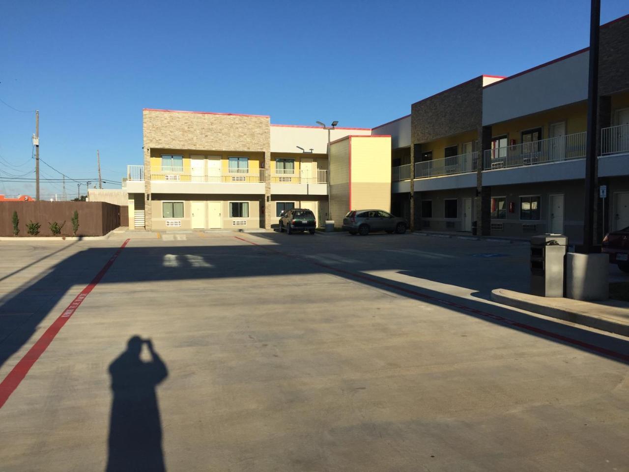 Days Inn By Wyndham Freeport Dış mekan fotoğraf