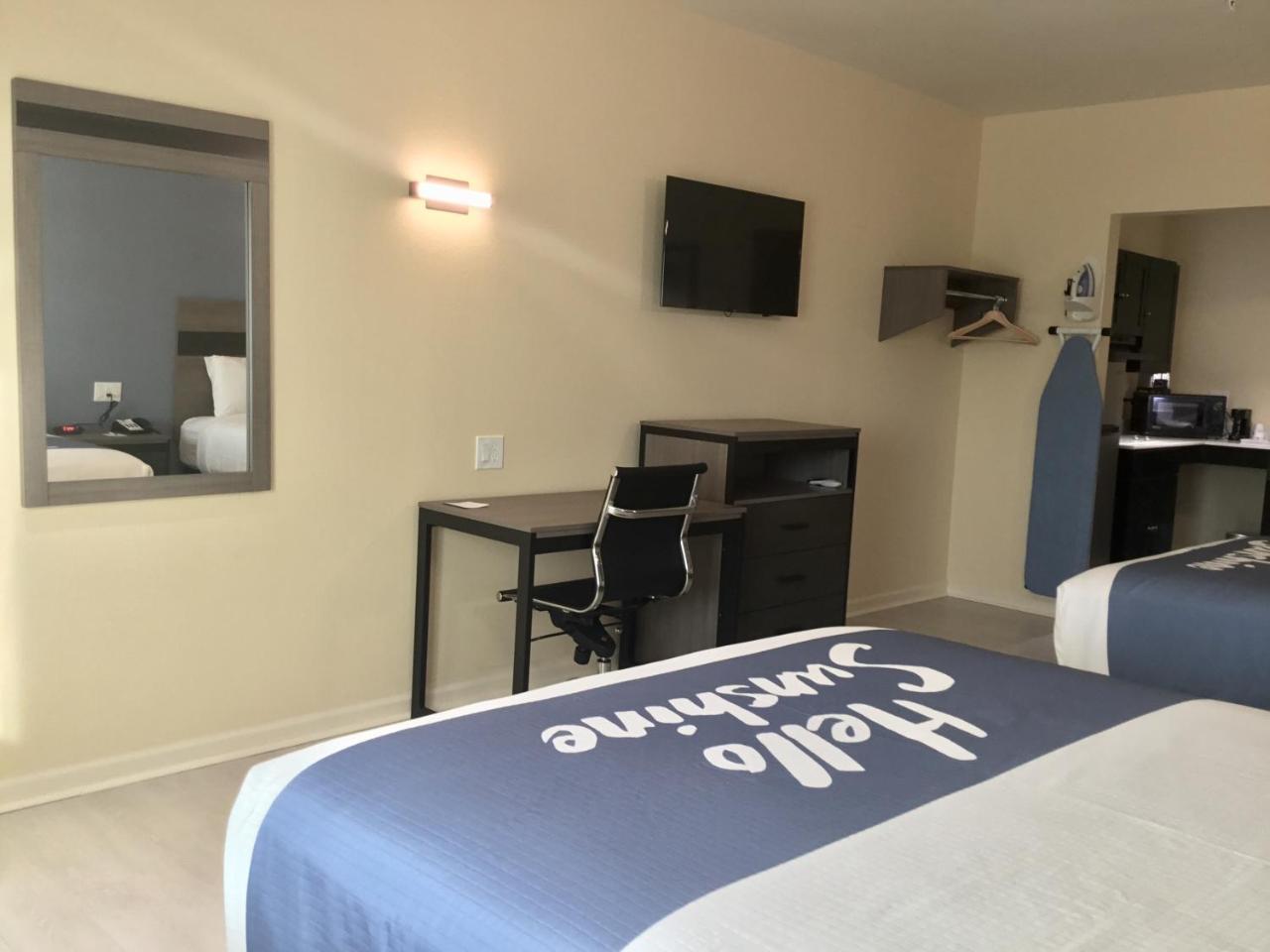 Days Inn By Wyndham Freeport Dış mekan fotoğraf